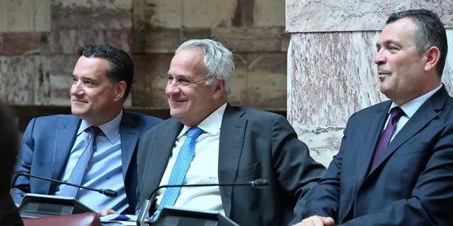 Βορίδης κατά Κοβέσι: Πολιτικές οι τοποθετήσεις της