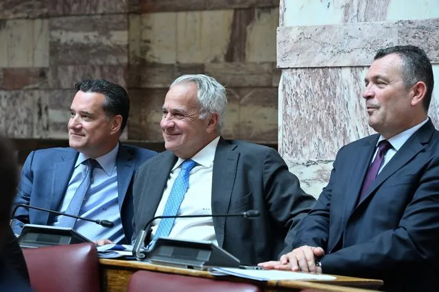 Βορίδης κατά Κοβέσι: Πολιτικές οι τοποθετήσεις της