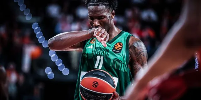 EuroLeague: Το μυθικό buzzer beater του Χέιζ-Ντέιβις στην κορυφή του top-10