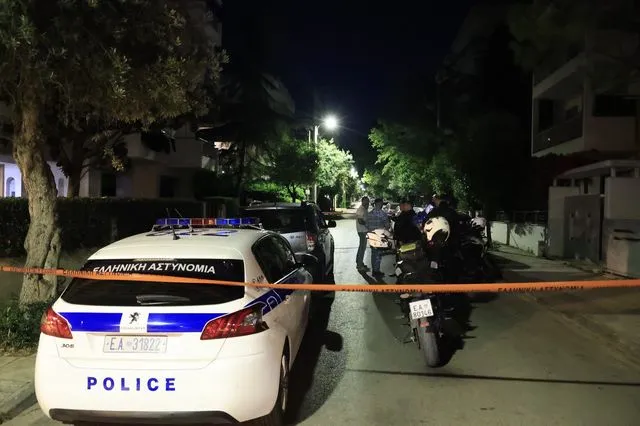 57χρονος άνδρας αυτοκτόνησε αφού πυροβόλησε και τραυμάτισε τη γυναίκα του στη περιοχή του Χολαργού