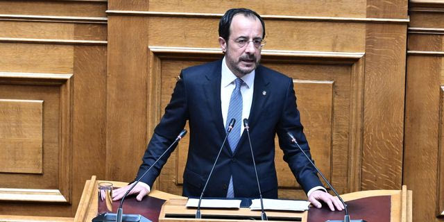 Χριστοδουλίδης στη Βουλή: “Η Τουρκία διαπράττει ένα από τα μεγαλύτερα εγκλήματα στην Ευρώπη” – “Όχι” στη λύση δύο κρατών