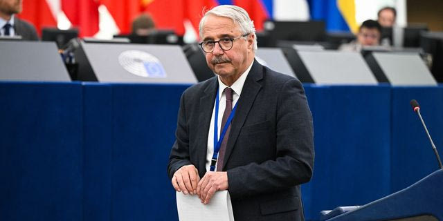 Μανιάτης: Τι απέγιναν τα 7,5 δισ. που υποσχέθηκε ο Μητσοτάκης στη Δυτική Μακεδονία για την απολιγνιτοποίηση;