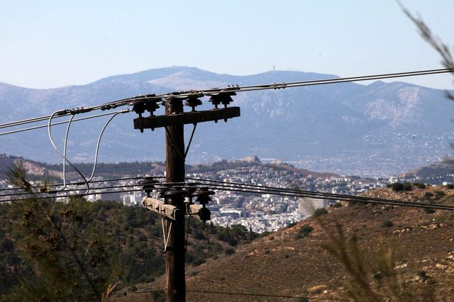 Αστυνομική επιχείρηση στο Μενίδι: Ξήλωμα 1,8 χιλιομέτρων καλωδίων για ρευματοκλοπές – Επτά συλλήψεις