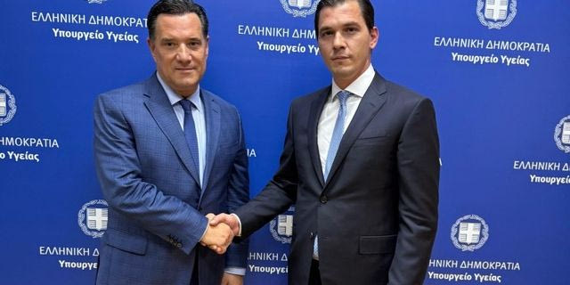 Ο υπουργός Υγείας Άδωνις Γεωργιάδης και ο προσωρινός διοικητής του ΕΟΠΥΥ Αθανάσιος Ζαμάνης.