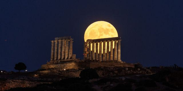 “Φεγγάρι της Φράουλας”: Απόψε η πρώτη πανσέληνος του καλοκαιριού