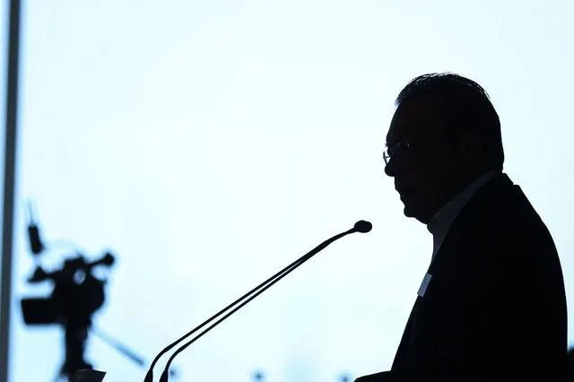 Το πρόβλημα του Φάμελλου είναι η αξιοπρέπεια