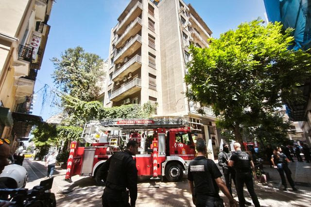 Φωτιά σε ξενοδοχείο στο κέντρο της Αθήνας – Ενας τραυματίας με εγκαύματα