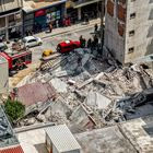 Συγκλονιστικές εικόνες από drone στα Πετράλωνα – Ισοπεδώθηκε η πολυκατοικία