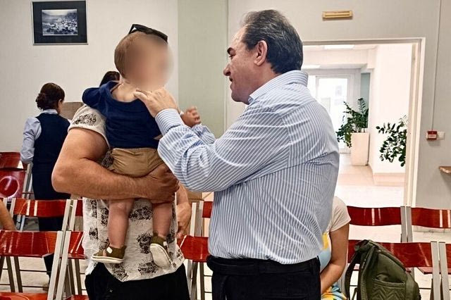 Μπροστά για την Οικογένεια: Στήριξη σε 1.140 βρέφη από τον Έβρο έως το Καστελόριζο