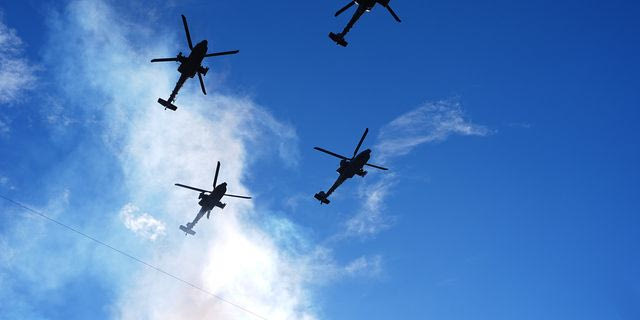 Πτώση αμερικανικού ελικοπτέρου Apache κοντά στα Στενά του Ορμούζ