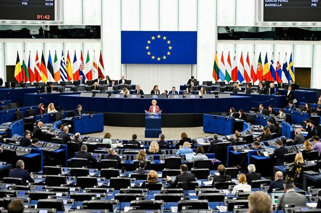ΕΕ – ΗΠΑ: “Πράσινο φως” από το Ευρωπαϊκό Κοινοβούλιο στη νομοθεσία για τους δασμούς