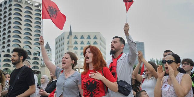 Αλβανία: Προειδοποίηση της ΕΕ για το πρότζεκτ Κούσνερ – “Ενδέχεται να επηρεάσει την ένταξή σας”