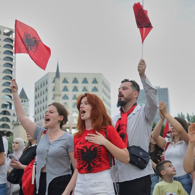 Αλβανία: Προειδοποίηση της ΕΕ για το πρότζεκτ Κούσνερ – “Ενδέχεται να επηρεάσει την ένταξή σας”