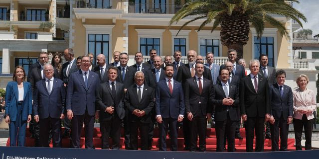 “Η ΕΕ να αποδείξει ότι είναι πρόθυμη να υποδεχθεί νέα μέλη” λένε οι Ευρωπαίοι ηγέτες