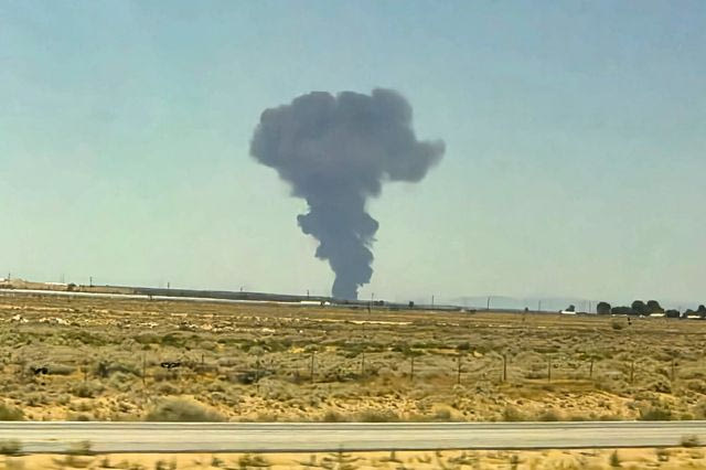 Καλιφόρνια: Νεκροί και οι οκτώ επιβαίνοντες μετά τη συντριβή του βομβαρδιστικού B-52