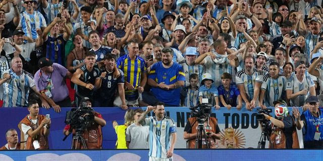 Μουντιάλ 2026: Η Αργεντινή ζητά από τις ΗΠΑ να αποκλείσουν 13.000 γονείς από τους αγώνες