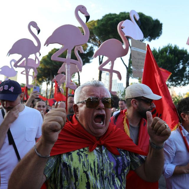 Γιατί επαναστατούν στην Αλβανία;