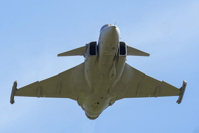 Reuters: Η Ελλάδα θα αγοράσει αεροσκάφη Embraer C-390 και μίνι-υποβρύχια από ΗΠΑ και Ισραήλ