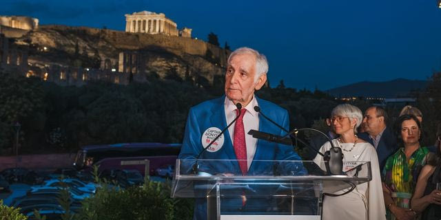 Ο Διονύσης Φιλιώτης, Πρόεδρος της Φαρμασέρβ-Λίλλυ