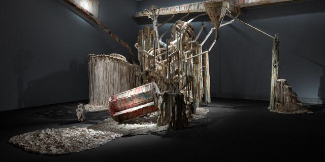 Diana Al-Hadid, Water Thief, 2010 Συλλογή ΕΜΣΤ Μέρος της Δωρεάς της Συλλογής Δ.Δασκαλόπουλου
