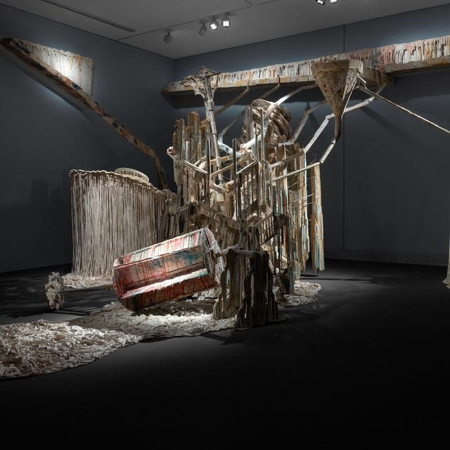 Diana Al-Hadid, Water Thief, 2010 Συλλογή ΕΜΣΤ Μέρος της Δωρεάς της Συλλογής Δ.Δασκαλόπουλου
