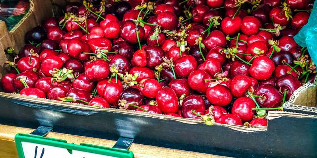 Δικαιολογείται τα κεράσια να είναι τόσο πολύ ακριβά;