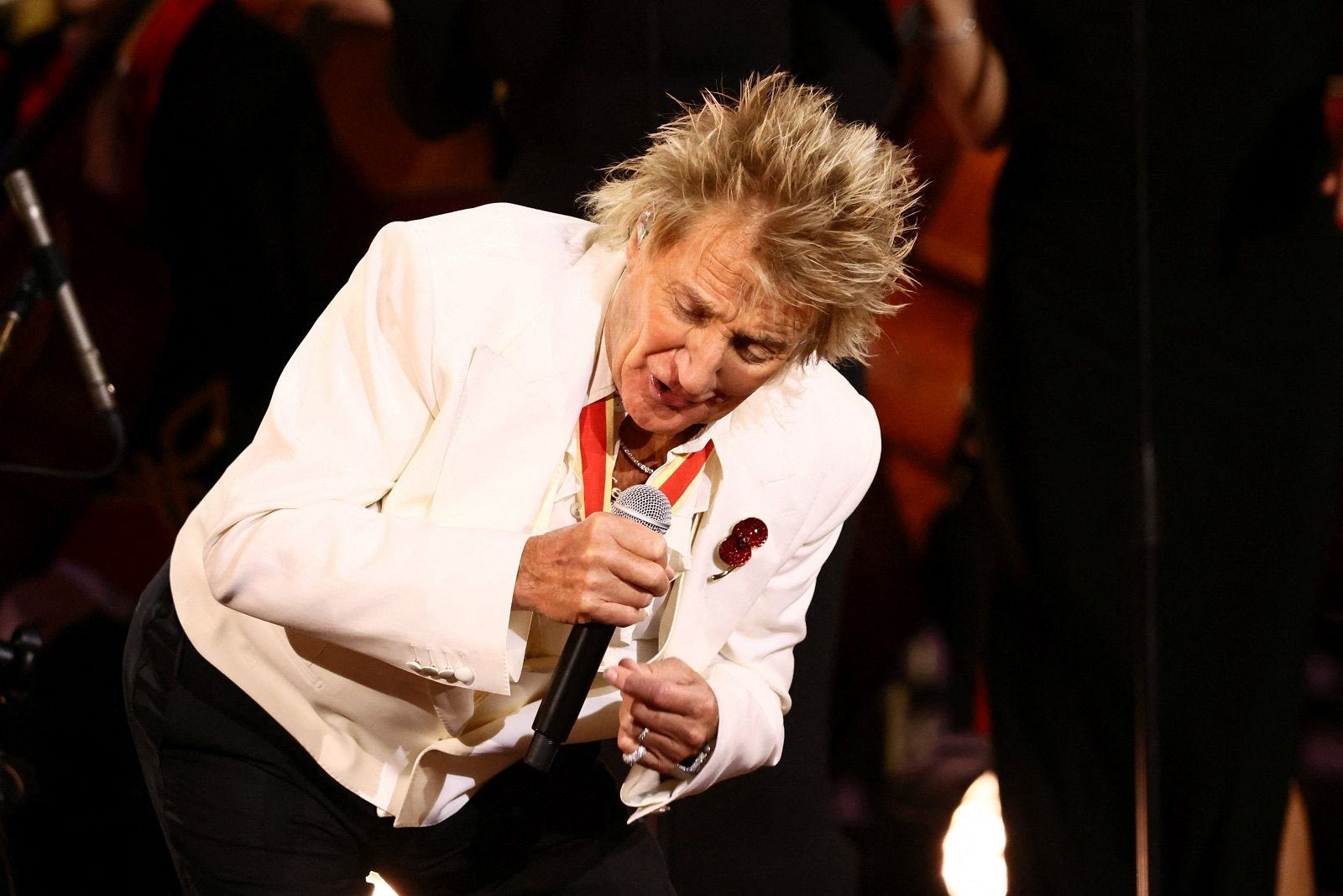 Rod Stewart: Χρειάστηκε οξυγόνο πάνω στη σκηνή