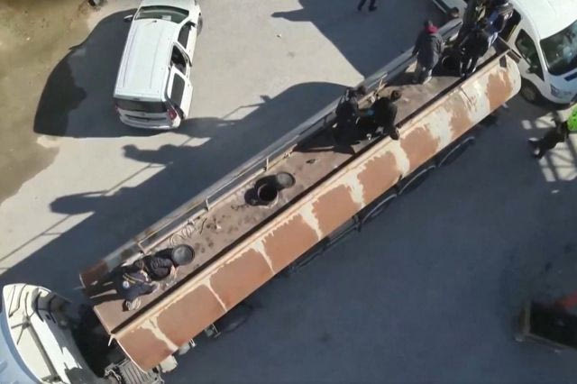 Τουρκία: 30 μετανάστες βρέθηκαν μέσα σε δεξαμενή βυτιοφόρου