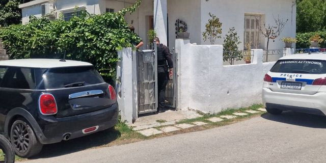 Αιγιάλεια: Νεκροί μάνα και γιος μέσα σε λίμνη αίματος