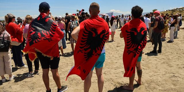 Αλβανία: Διαδηλώσεων συνέχεια για το πρότζεκτ του Κούσνερ