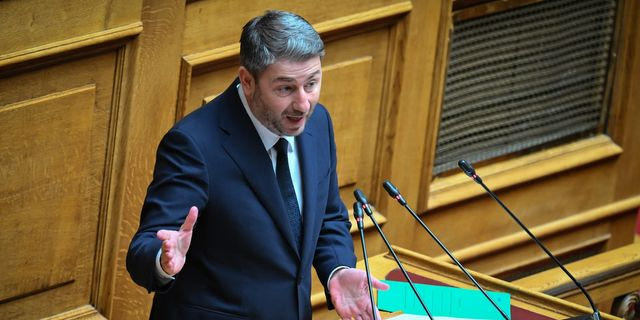 Ανδρουλάκης: Απαιτούνται πραγματικά μέτρα για οφειλέτες και δανειολήπτες