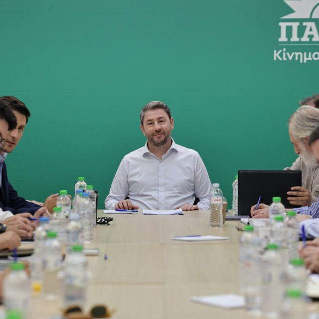 Ανδρουλάκης: Μάχη στην κοινωνία, όχι σε σκηνοθετημένο πολιτικό σκηνικό