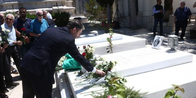 30 χρόνια χωρίς τον Ανδρέα Παπανδρέου: Πολιτικό μνημόσυνο στο Α’ Νεκροταφείο