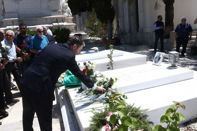 30 χρόνια χωρίς τον Ανδρέα Παπανδρέου: Πολιτικό μνημόσυνο στο Α’ Νεκροταφείο