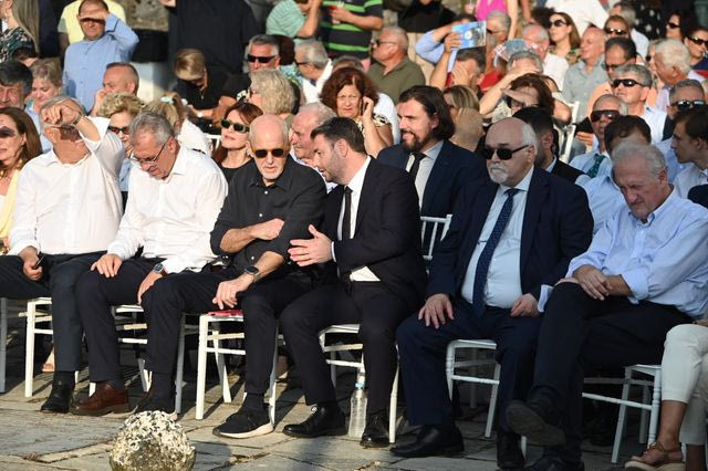 Ανδρουλάκης: Ο Ανδρέας παραμένει παρών στις μεγάλες δημοκρατικές κατακτήσεις του τόπου μας