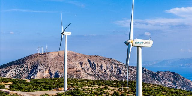 Η αλήθεια που “πονάει” για τις ανεμογεννήτριες και τις φωτιές κάθε καλοκαίρι