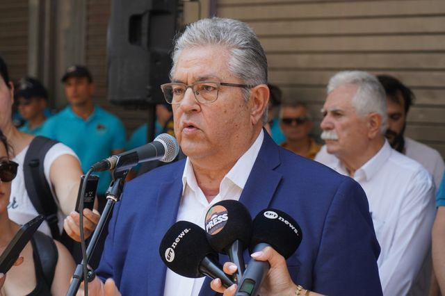 Κουτσούμπας στο Υπ. Εργασίας: “Η νίκη είναι δική σας, είμαστε στο πλευρό σας”