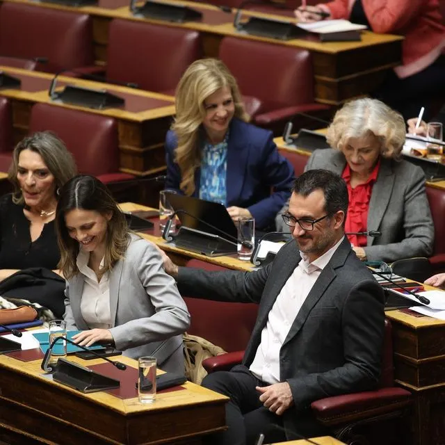 Η Βουλή των 40 ανεξάρτητων βουλευτών