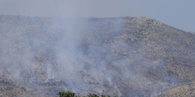 Έσβησε η φωτιά σε χαμηλή βλάστηση στις Αχαρνές