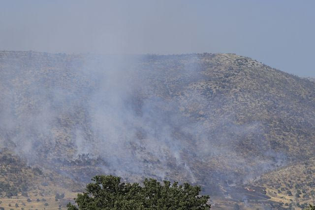 Έσβησε η φωτιά σε χαμηλή βλάστηση στις Αχαρνές