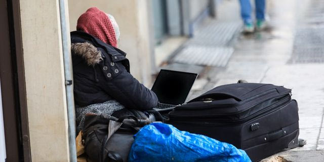 Άστεγοι στην Αθήνα: 7 στους 10 έχασαν το σπίτι τους λόγω οικονομικών προβλημάτων