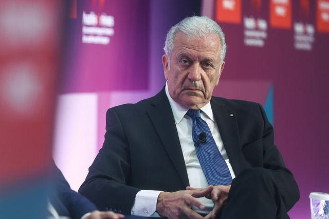 Αβραμόπουλος για Qatargate: Καμία εμπλοκή – Να αρθεί η ασυλία μου