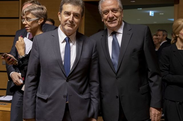 Η ΕΛ.ΑΣ απαντά στον Αβραμόπουλο – “Κανένας δεν τυγχάνει προνομιακής μεταχείρισης”
