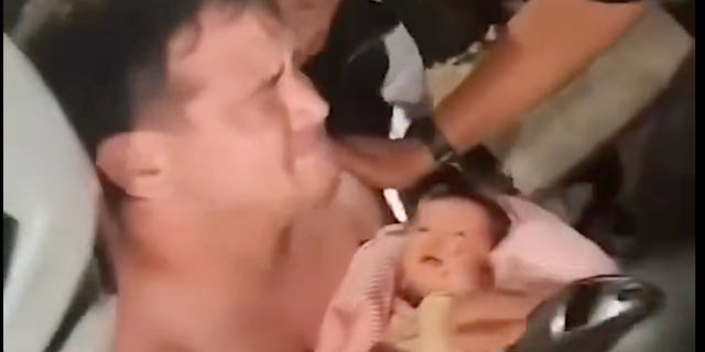 Βενεζουέλα: Νεογέννητο διασώθηκε από τα χαλάσματα 32 ώρες μετά τους σεισμούς
