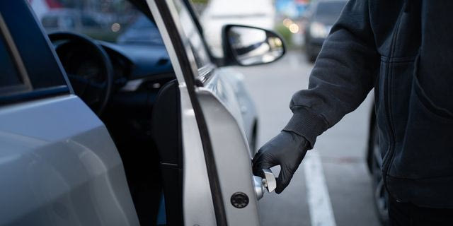 Σε εξέλιξη αστυνομική επιχείρηση για την εξάρθρωση σπείρας που έκλεβε αυτοκίνητα