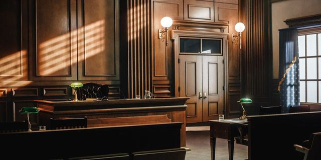 Ομοσπονδιακή δικαστής έκανε σεξ στο γραφείο της με αστυνομικό και είπε ψέματα