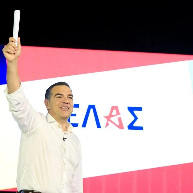 Ο Αλέξης Τσίπρας με το νέο κόμμα του ΕΛ.Α.Σ