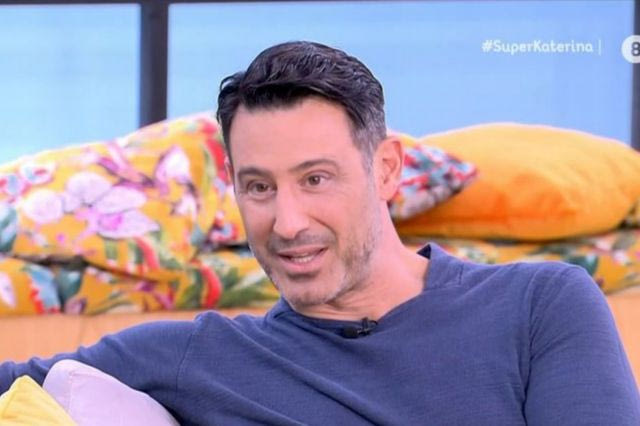 Λευτέρης Ελευθερίου: “Παλεύω για μια αληθινή σχέση με τα παιδιά μου – Το σπίτι είναι ανοιχτό για τους συντρόφους τους”