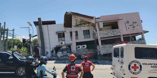 Φιλιππίνες: Στους 55 οι νεκροί από τον ισχυρό σεισμό – Αναζητούνται 31 αγνοούμενοι