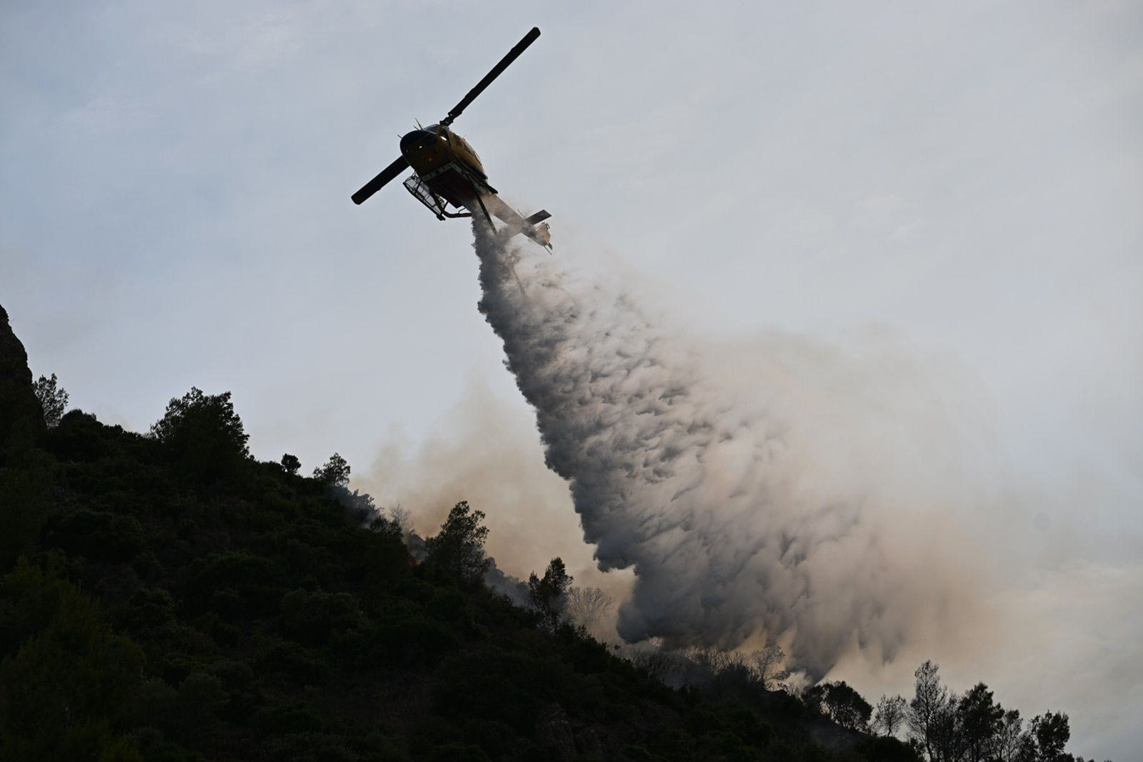 Συνελήφθη 71χρονος για τη μεγάλη φωτιά στο Λουτράκι - Του επιβλήθηκε πρόστιμο